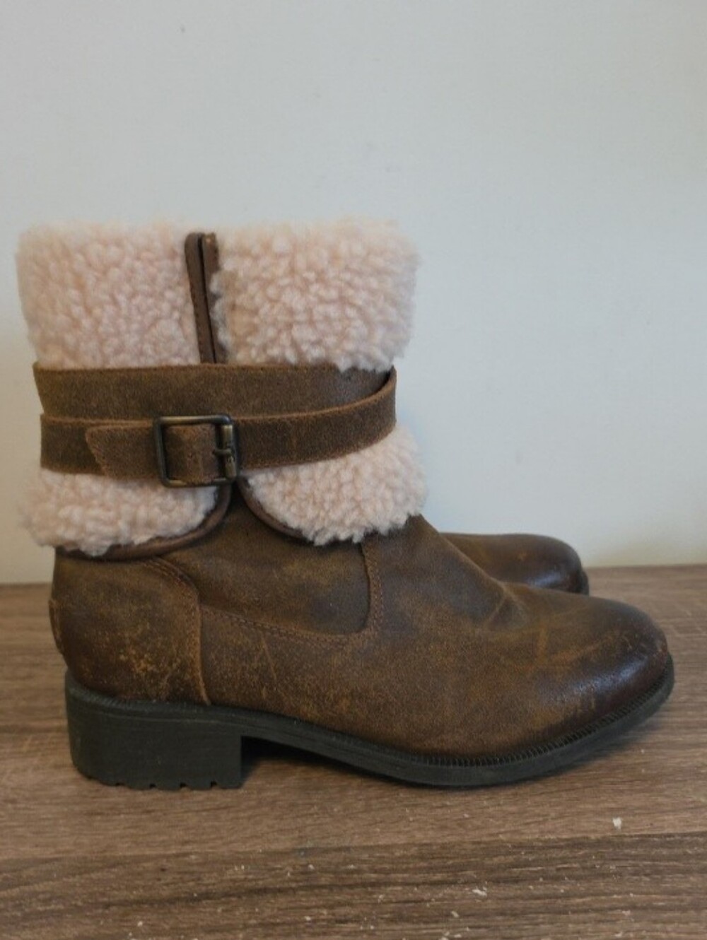 UGG Australia Blayre III Boot 1095153 Brown Leather Shearling Buckle Moto Sz 7.5